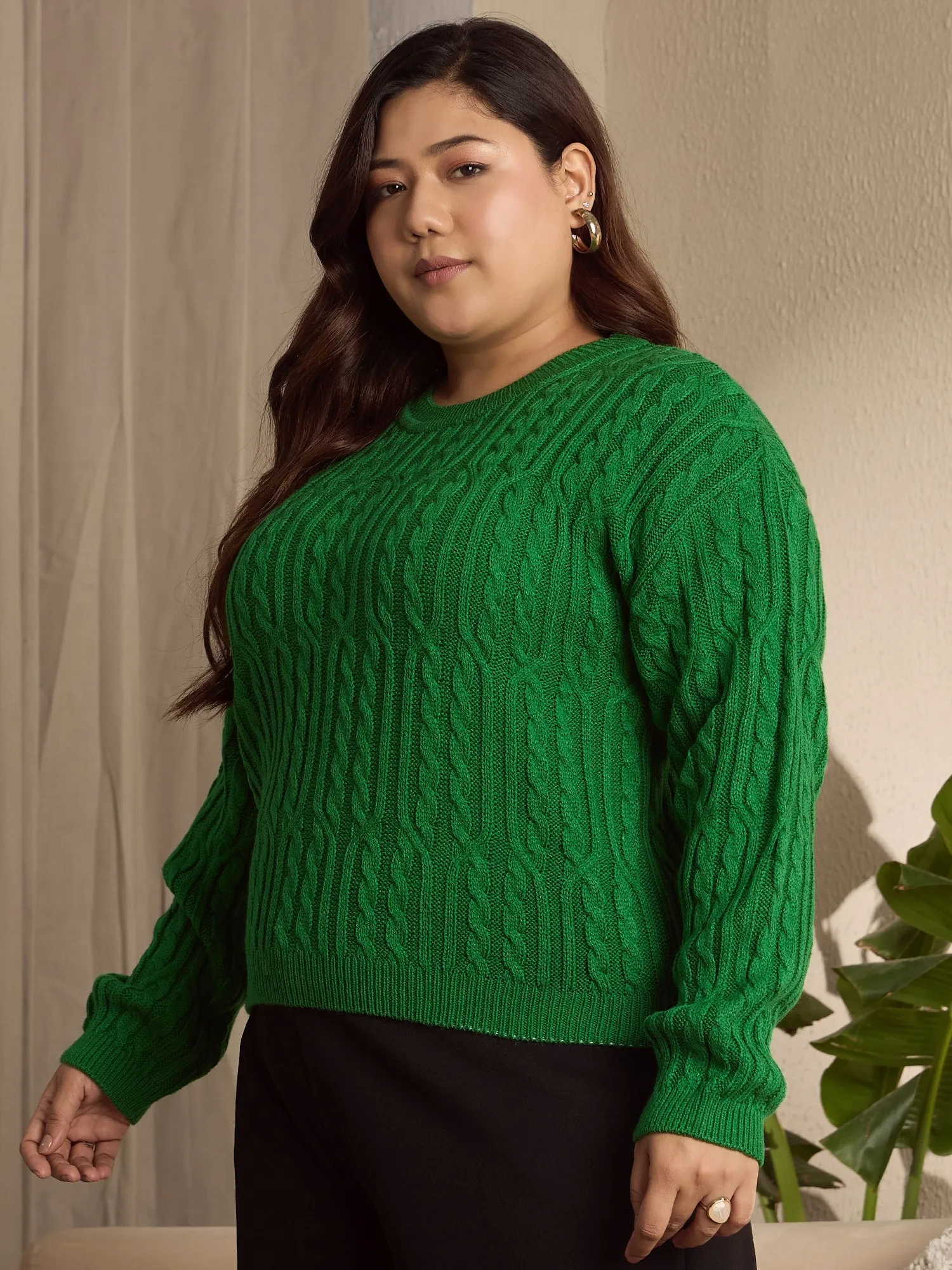 Berrylush Curve Women Solid Green Round Neck Drop-Shoulder Sleeves Acrylic Ribbed Hem Cable Knitted Regular Sweater