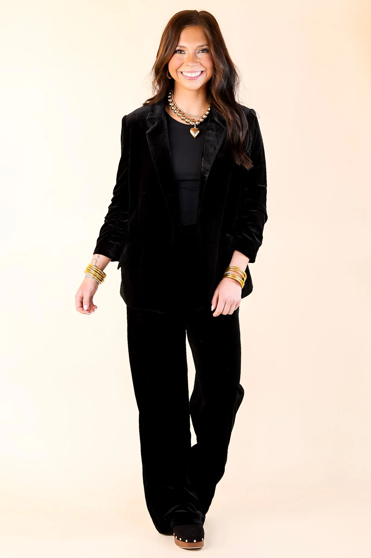 Chic Arrival 3/4 Sleeve Velvet Blazer in Black