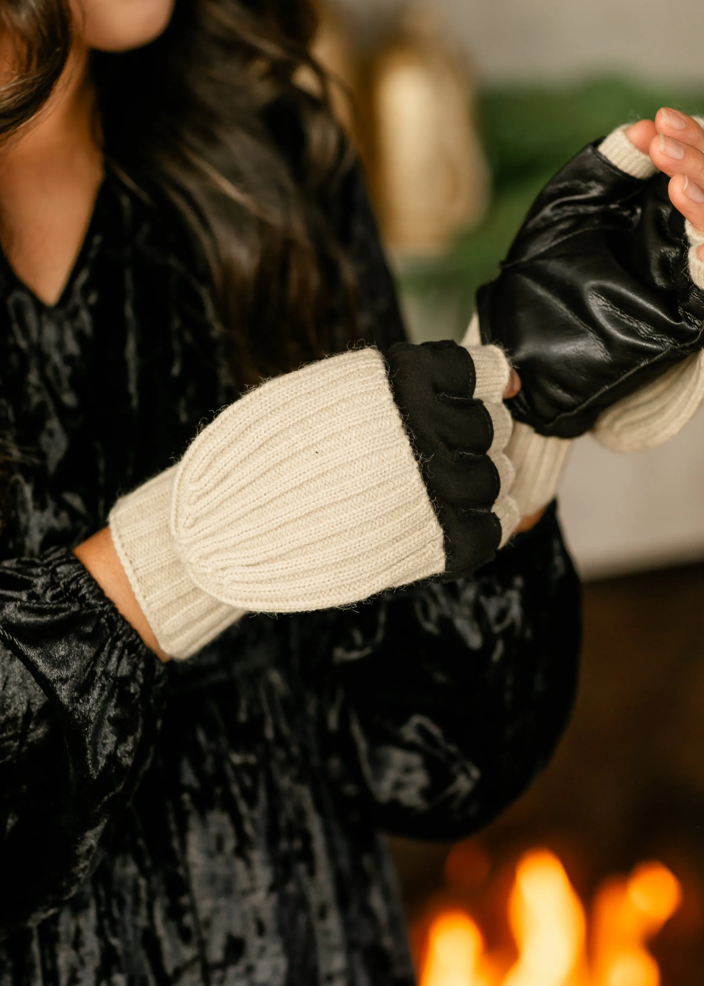 Suede and Leather Wool Knit Flip Mittens