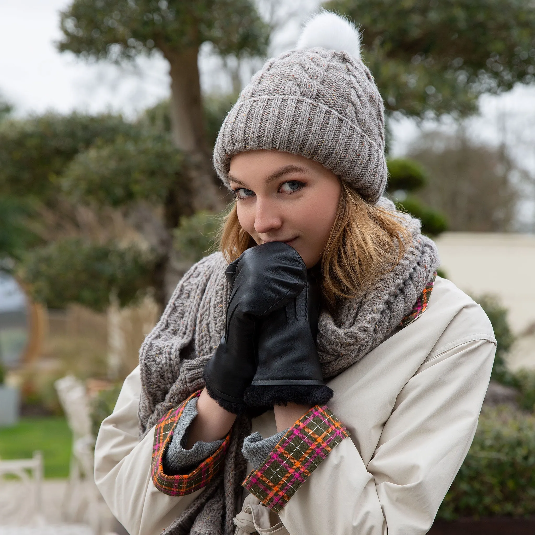 Women’s Three-Point Faux Fur-Lined Leather Mittens